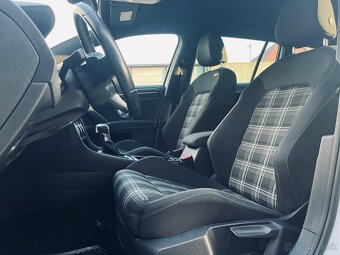 Volkswagen Golf Variant 2.0 TDI BMT GTD DSG - 17