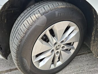 ŠKODA SUPERB COMBI 2,0 TDi r.v. 2017 - 17