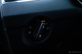 Škoda Octavia Combi 2.0 TDI DPF RS DSG - 17