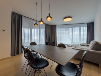 Prenájom 3 izbového bytu SKY PARK 81 m2, 2x parking - 17