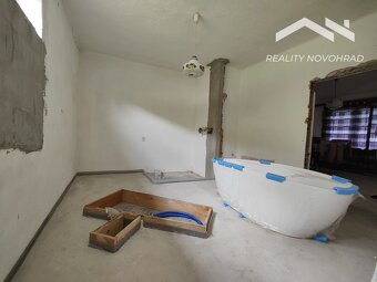 Dvojpodlažný rodinný 1/2 dom v Cinobani za cenu bytu - 17