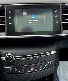 PEUGEOT 308 KOMBI 1.2 PURETECH 110 MANUÁL 2015 BEZ POŠKOZENÍ - 17