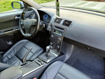 PREDÁM VOLVO V50 R-DESIGN 2.0D 100KW NAJAZDENÉ 172TISÍC KM - 17