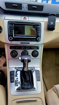 Volkswagen Passat Variant 2.0 TDI Highline DSG DPF - 17