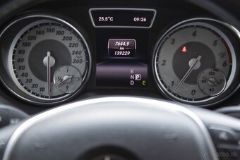 Mercedes-Benz GLA 220 d 4MATIC A/T - 17