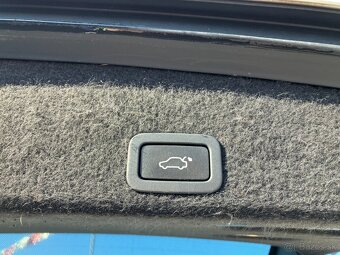 Volvo XC60 D4 2.4L Drive-E Inscription Geartronic AWD - 17