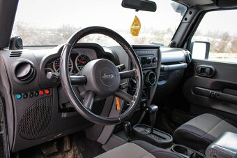 Jeep Wrangler 2.8 CRD Sport A/T - 17