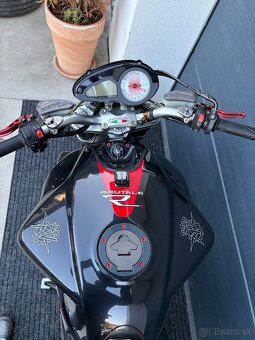 MV Agusta Brutale 910R - 17