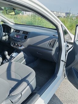 Kia Rio, 1.4 CRDI STK do 09/2026 Vyborny stav - 17