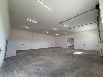 Skladový priestor 261 m² s kanceláriami - Strop 5,1m Komárno - 17