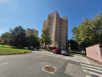 DRW / 920,- VRÁT. ENERGIÍ ..NOVÝ NÁBYTOK . SAMOSTATNÉ SPÁLNE - 17