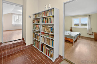 Na predaj priestranná 5-izbová chata s rozľahlým ovocným sad - 17