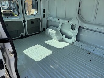 Renault Trafic 2,0 Dci 84kW Long 99tis km - 17