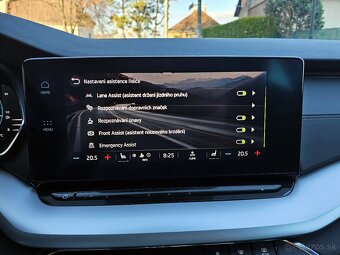 Škoda Octavia Combi IV 2.0 TDI DSG F1 Clever DVD Matrix ACC - 17