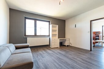 REZERVOVANÝ RODINNÝ DOM S PODNIKATEĽSKÝM PRIESTOROM - 17