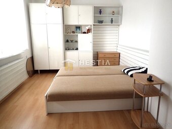 Priestranný 2-podlažný rodinný dom Borský Mikuláš - 17