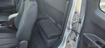 Isuzu D-max Double Cab Custom 4WD A/T - 17