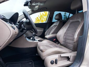 Volkswagen Passat B6 sedan Highline 2.0TDI 103 kw - 17