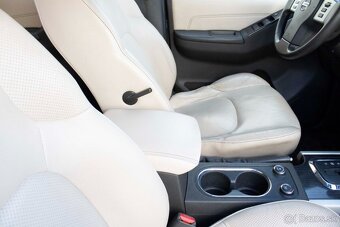 Nissan Pathfinder 3.0 dCi V6 LE - 17