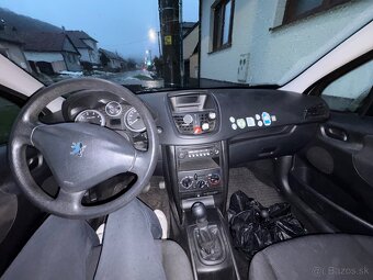 Peugeot 207 - 17