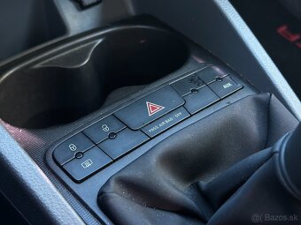 Seat Ibiza ST 1.4 16V benzín 63 kW, 2011 - 17