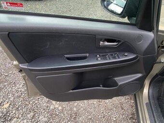 Fiat Sedici 1.6i 79kW pohon všech kol 4X4 tažné klima 174tkm - 17