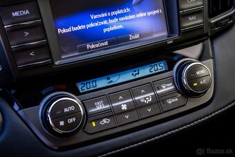 Toyota RAV4 2.2 l D-CAT Premium - 17