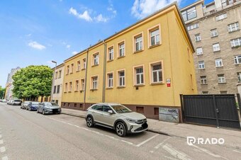 RADO | Štýlový 3i podkrovný byt s loggiou | 84m² | Staré Mes - 17