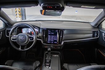 Volvo V90 2.0 D5 AWD Drive-E Ocean Race Auto - 17