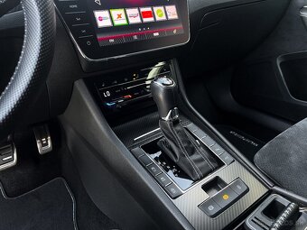 Škoda Superb Combi 2.0 TDI Sportline 4x4 DSG,TOP STAV - 17