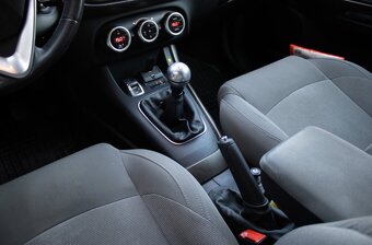 Alfa Romeo Giulietta (2015) - 17