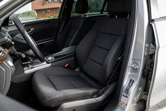 Mercedes-Benz E trieda Sedan 200 CGI Blue Classic 7G - 17