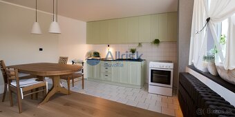 Na predaj veľký 6-izbový rodinný dom s veľkým pozemkom - 17