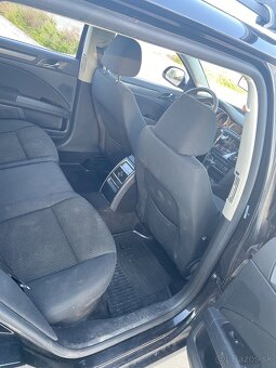 Škoda Superb Combi 2.0 TDI DSG - 17