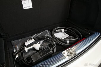 Mercedes-Benz E 300 de 4Matic 225kW AMG Tažné Burmester 2021 - 17