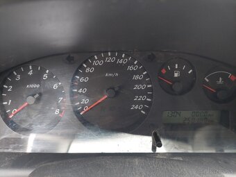 Nissan ALMERA II 1.5 benzín sedan - 17