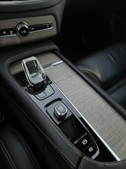 VOLVO XC90 B6 MHEV Ultimate Bright AWD - 17