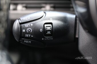 Peugeot 3008 1,6 HDi 88 kW - 17
