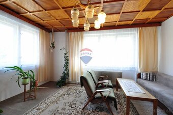 PREDAJ, Dvojgeneračný rodinný dom s potenciálom investície – - 17