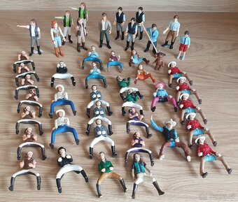 Schleich koně a jezdci /jezdkyně - 17