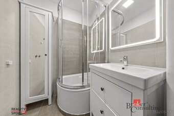 KOMPLETNE ZREKONŠTRUOVANÝ 4-IZBOVÝ BYT V RAČI – IHNEĎ VOĽNÝ - 17