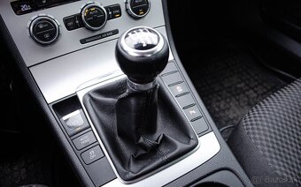 Volkswagen Passat B7 1.6 TDI Sedan - 17