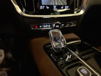 Volvo V60 T8 RECHARGE Inscription eAWD A/T 288kW - 17