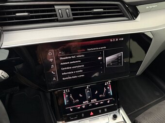 Audi e-TRON 50 Quattro SUV - 17