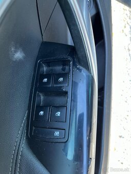 Opel Insignia 2.0 CDTI, AUTOMAT, 2010, 96 kW, 300404 km - 17