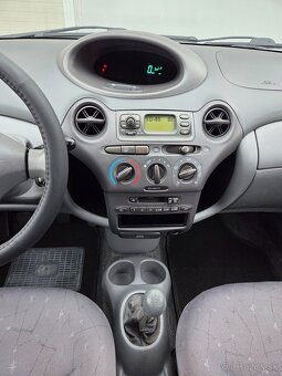 Toyota Yaris 1.0 benzin 50kW - 17