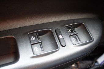 Škoda Octavia 2.0 TDI CR DPF RS DSG - 17