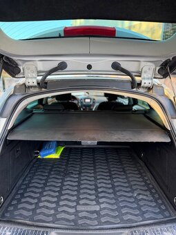 OPEL INSIGNIA SPORTS TOURER SW / 1,6 DIESEL MANUÁL - 17