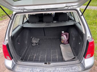 Volkswagen golf 4 1.6 FSI - 17