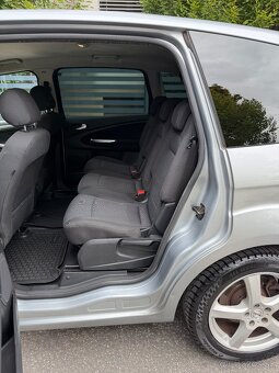 FORD SMAX 2.0 TDCI / AUTOMAT / PLNÁ VÝBAVA / PRVÝ MAJITEĽ - 17